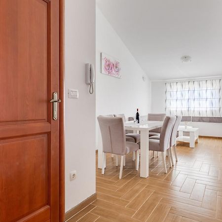 Apartmani Pocrnic Pakoštane Eksteriør billede