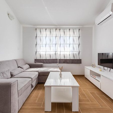 Apartmani Pocrnic Pakoštane Eksteriør billede