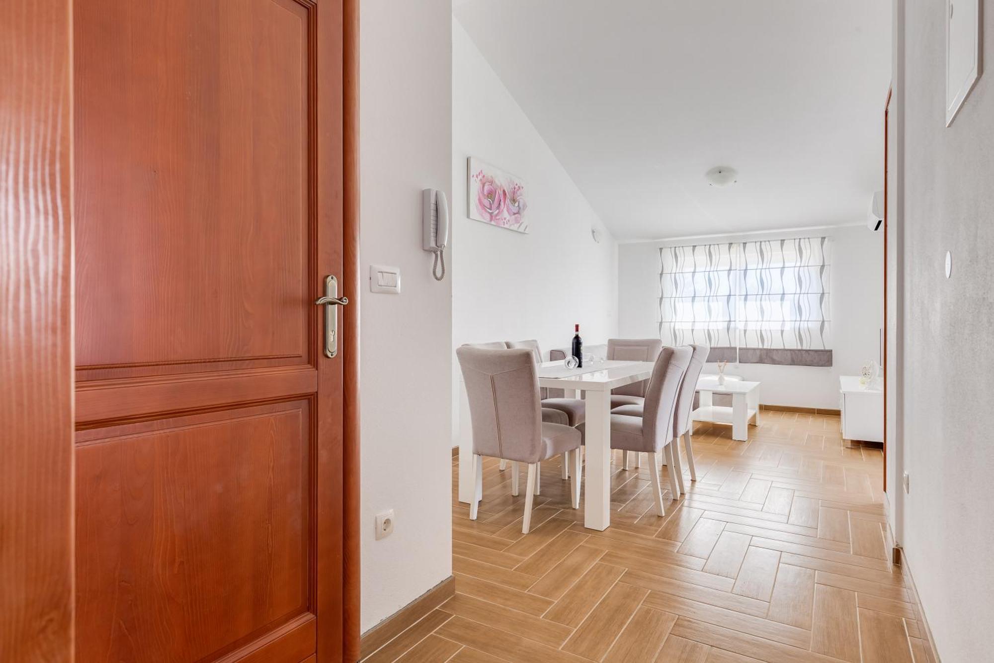 Apartmani Pocrnic Pakoštane Eksteriør billede