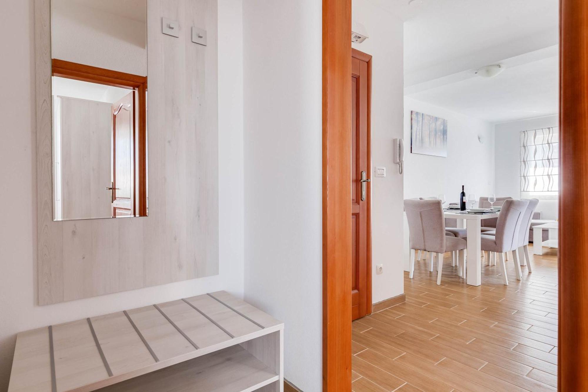 Apartmani Pocrnic Pakoštane Eksteriør billede