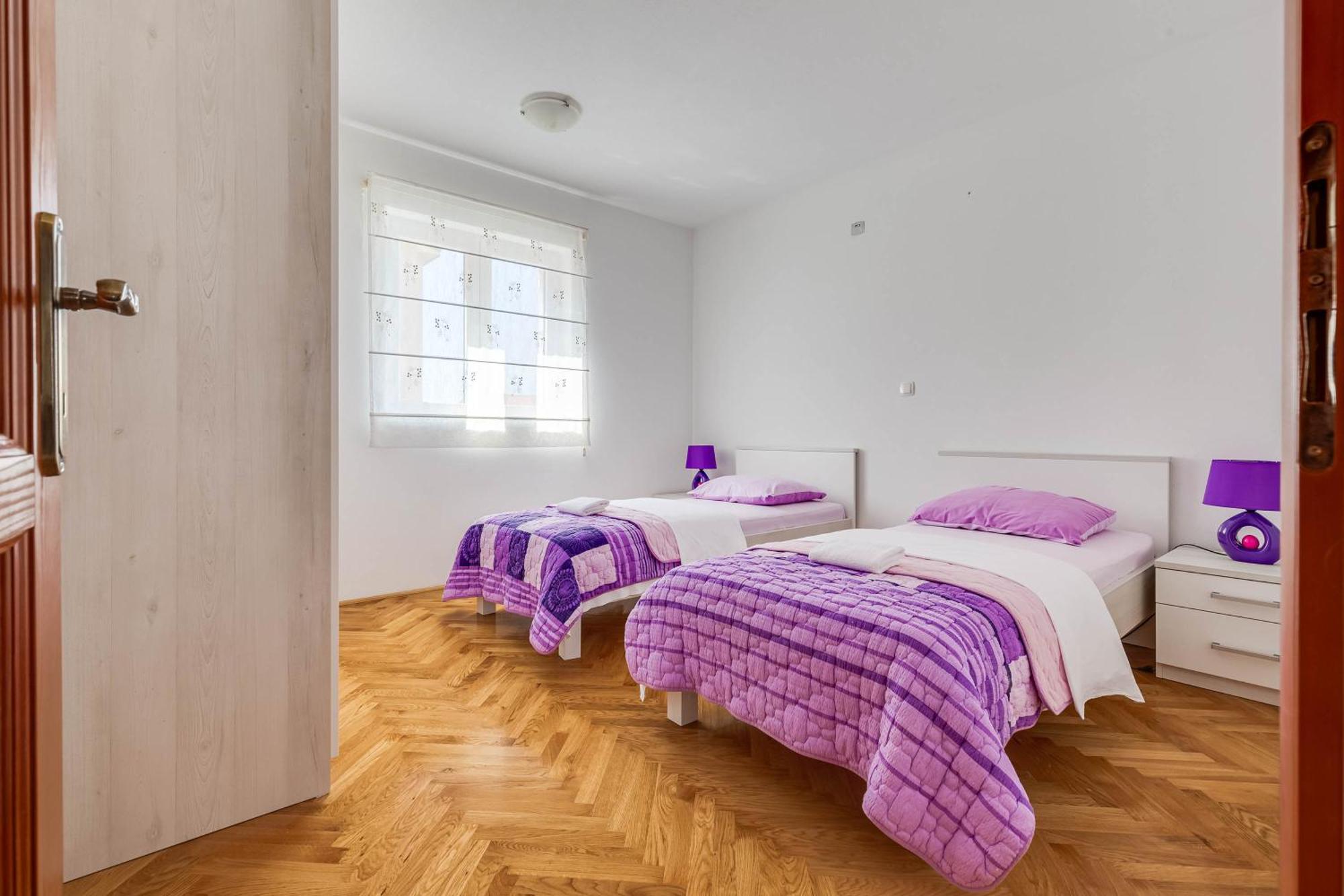 Apartmani Pocrnic Pakoštane Eksteriør billede