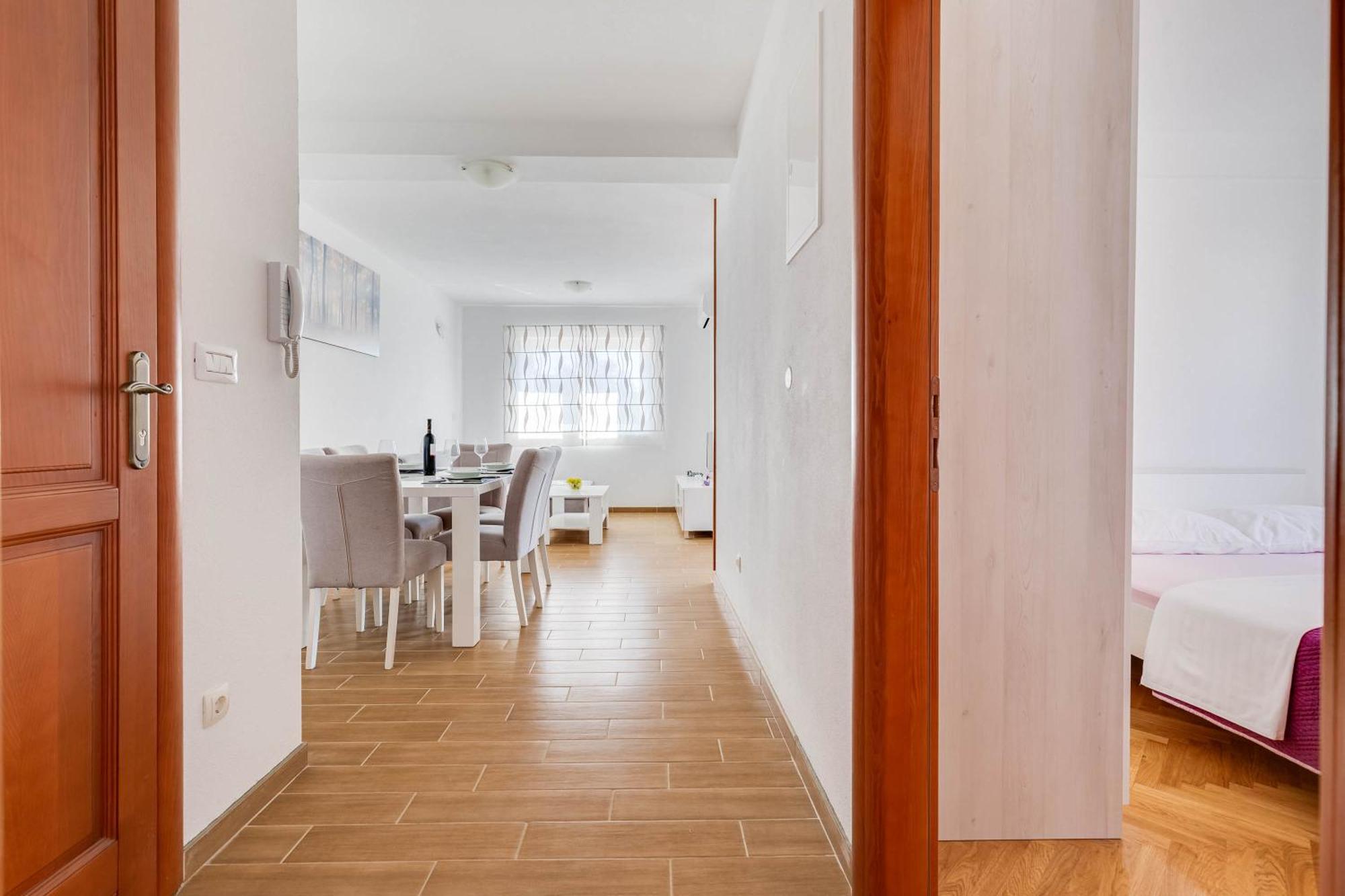 Apartmani Pocrnic Pakoštane Eksteriør billede