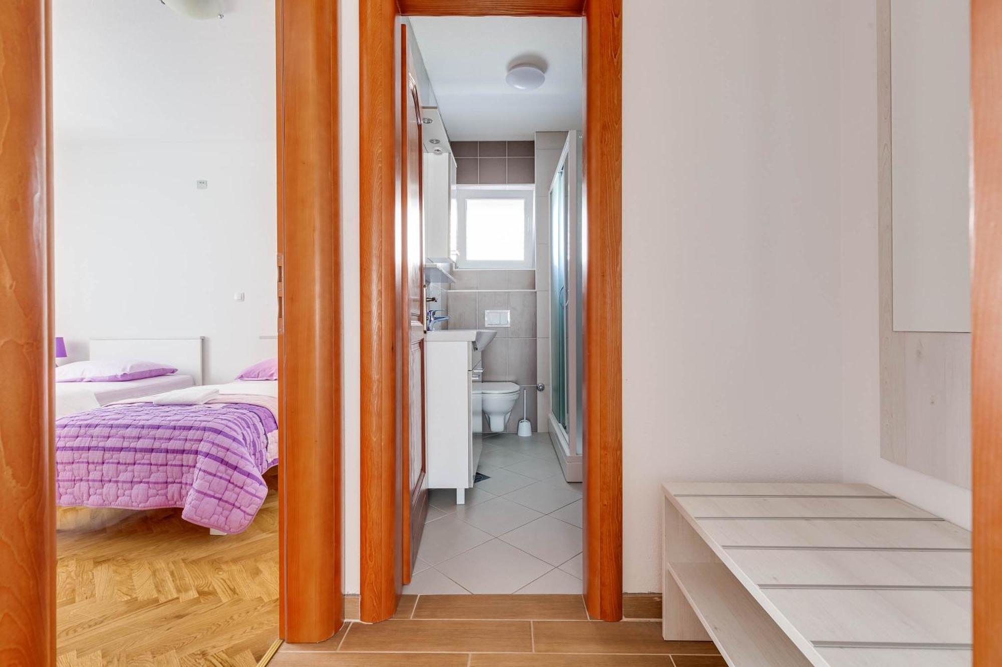 Apartmani Pocrnic Pakoštane Eksteriør billede